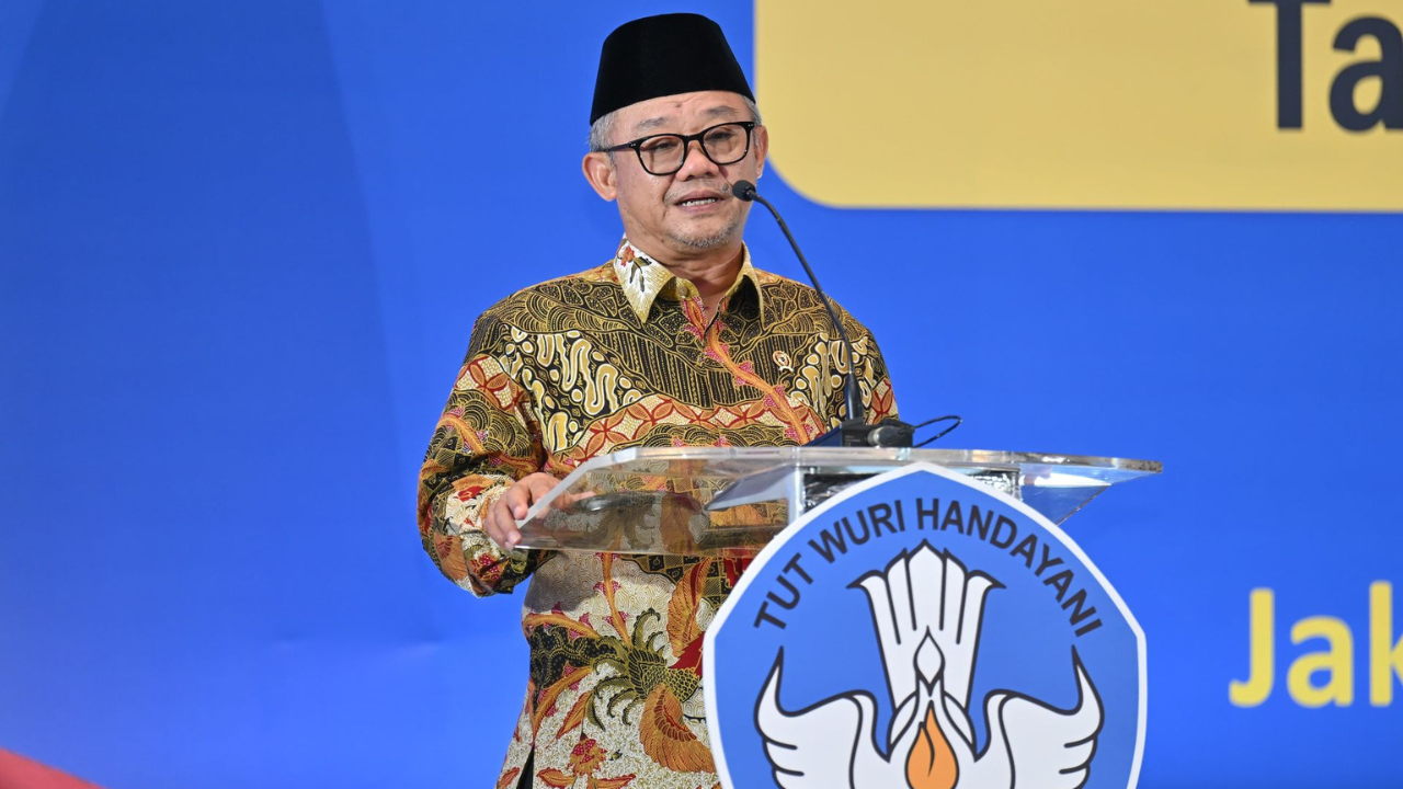 SE Nomor 7: Kabar Baik Sementara untuk Guru Honorer Indonesia